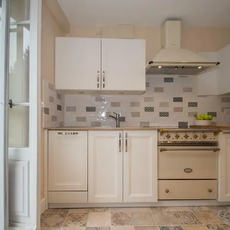 Lutetia - Year Apartment *
