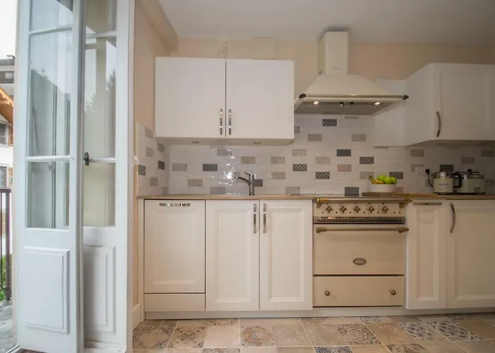 Lutetia - Year 公寓 *