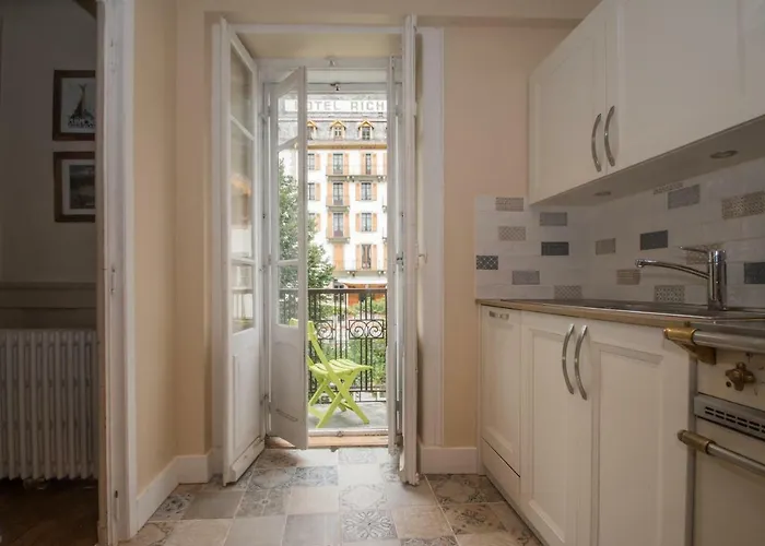 Lutetia - Year Апартаменти